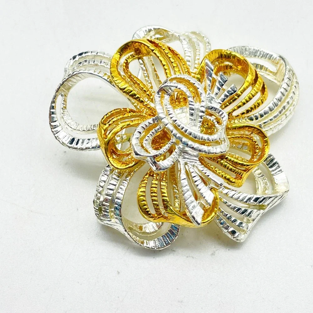 Vintage Brooch Pin Gold Silver Tone Ribbon Flower Layered Floral Statement 3D